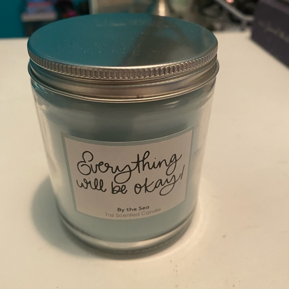 ✨4$20 or free with a $30+ purchase✨ candle